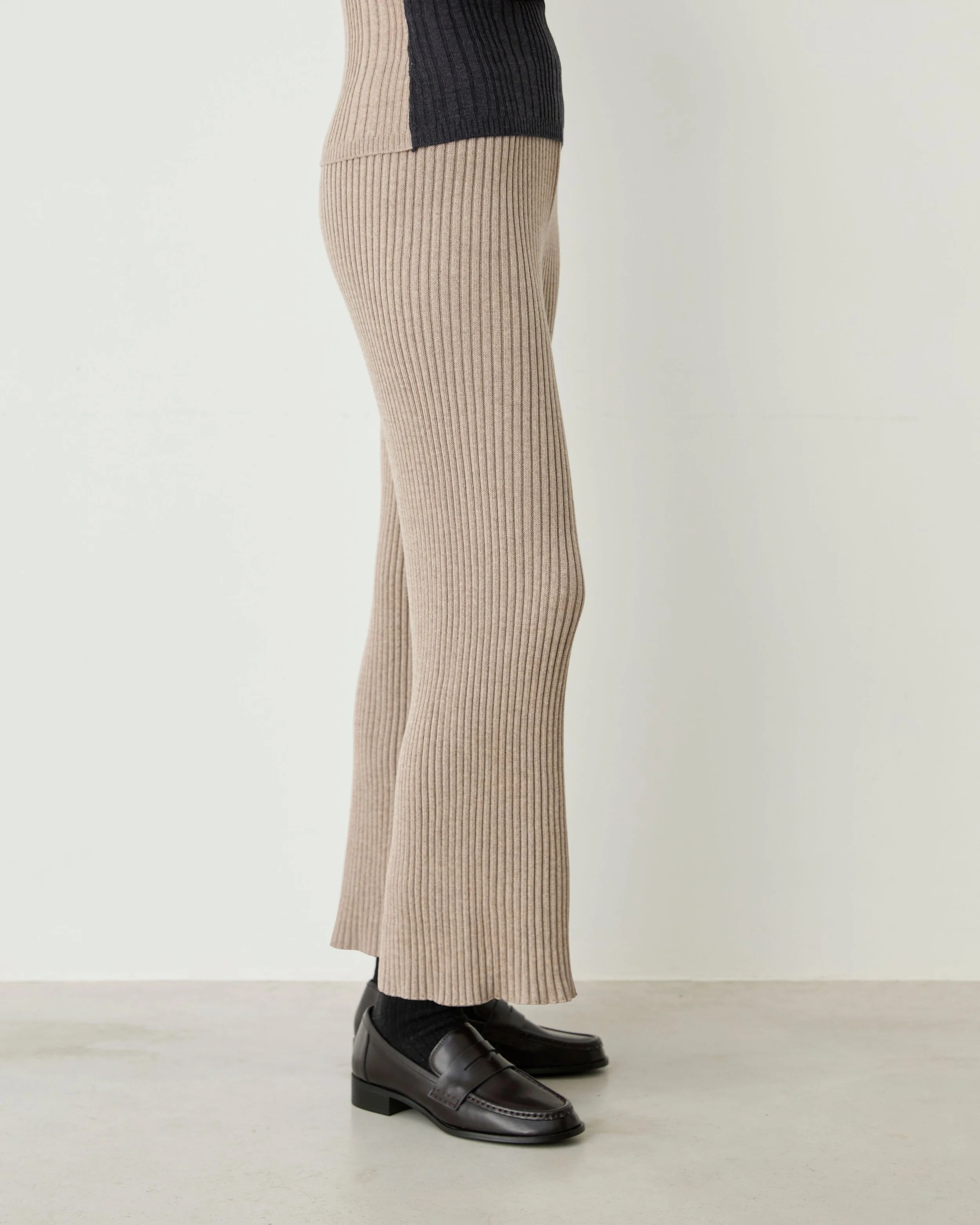 Ofelia Trousers_Greige4.jpg