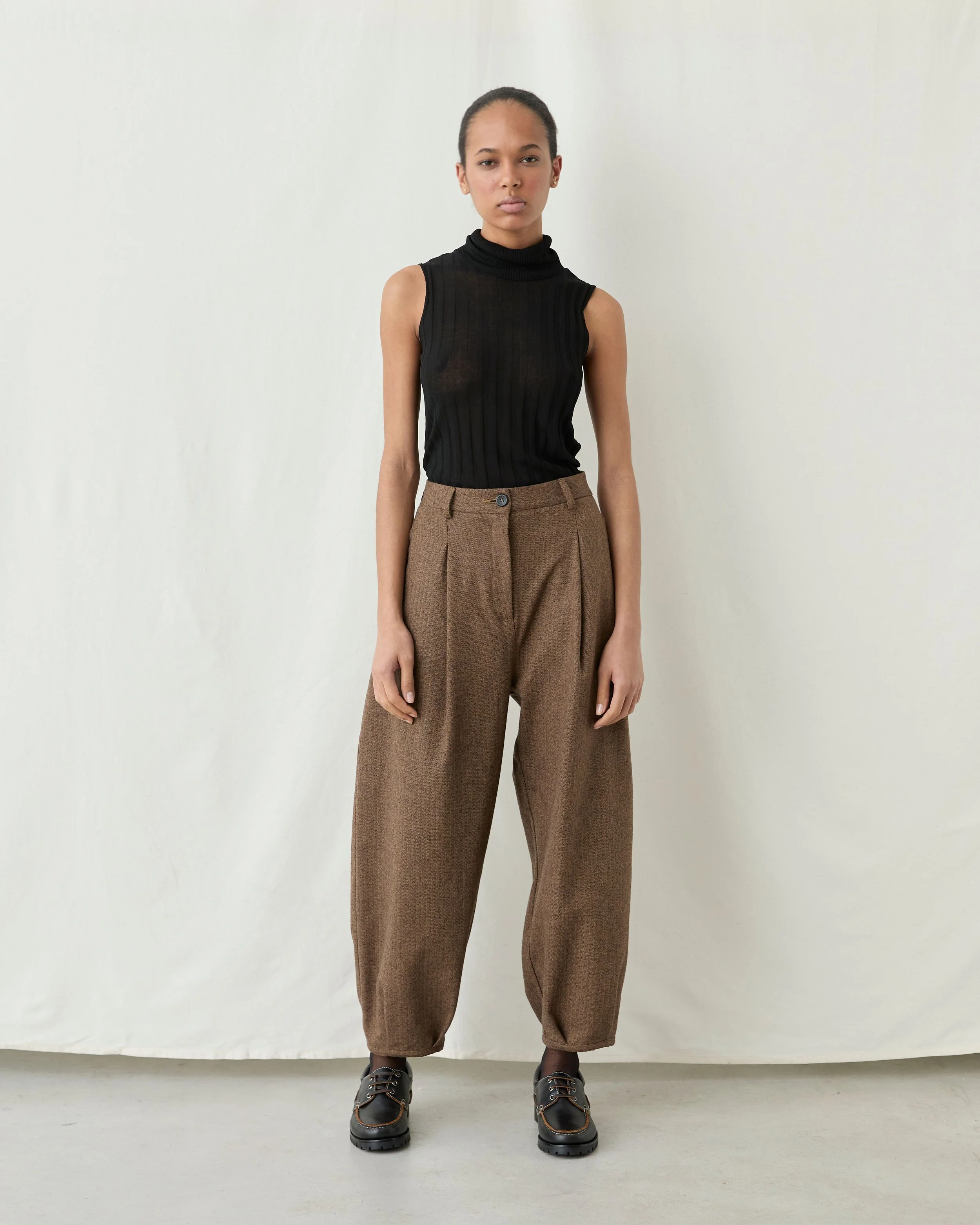 Tango Herringbone Trousers_Brown13.jpg