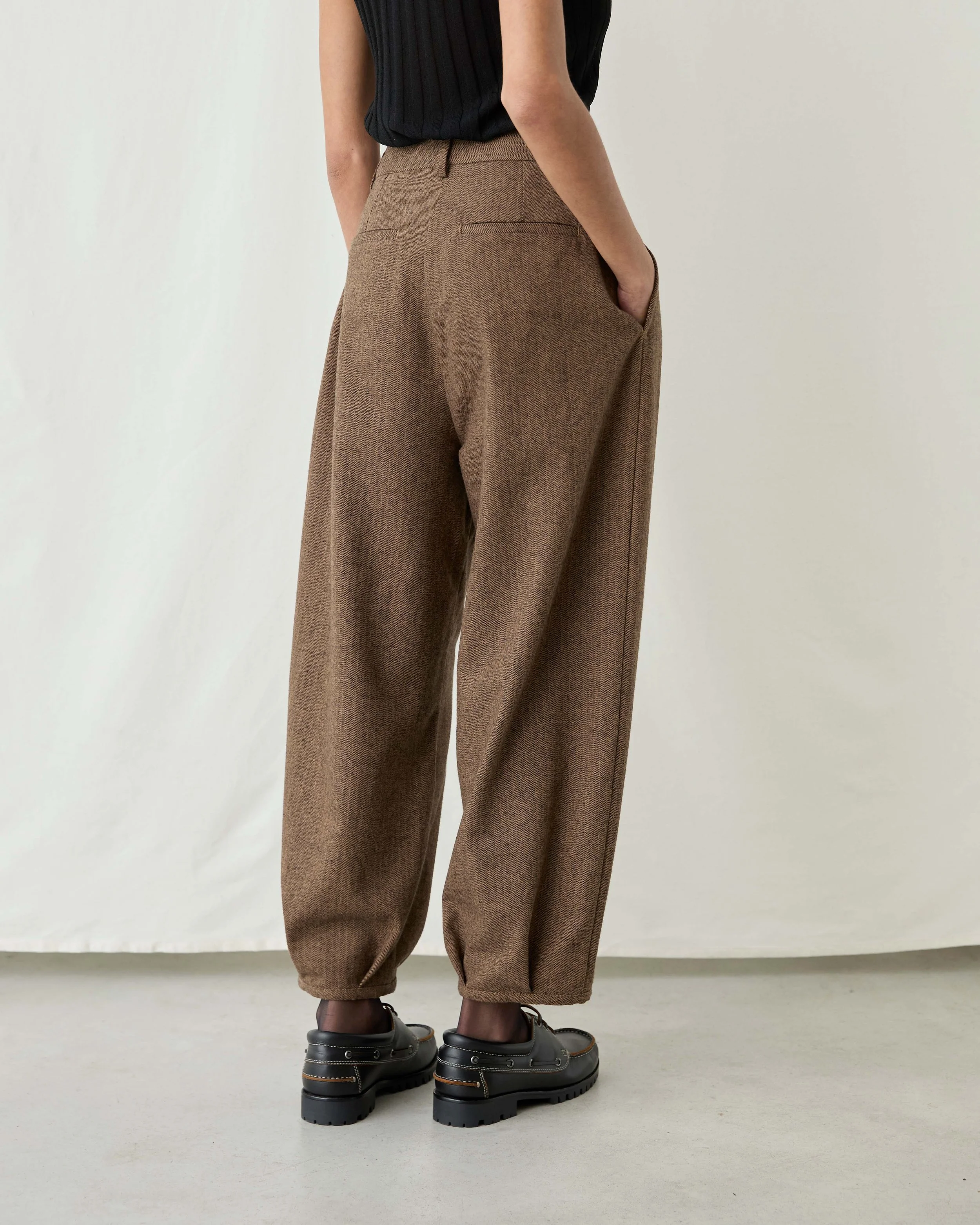 Tango Herringbone Trousers_Brown17.jpg