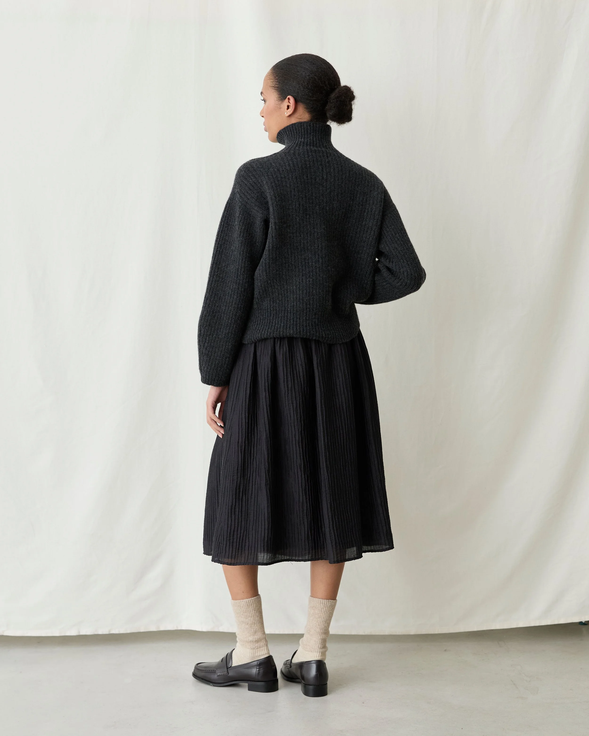 Derris Sweater_Charcoal2.jpg
