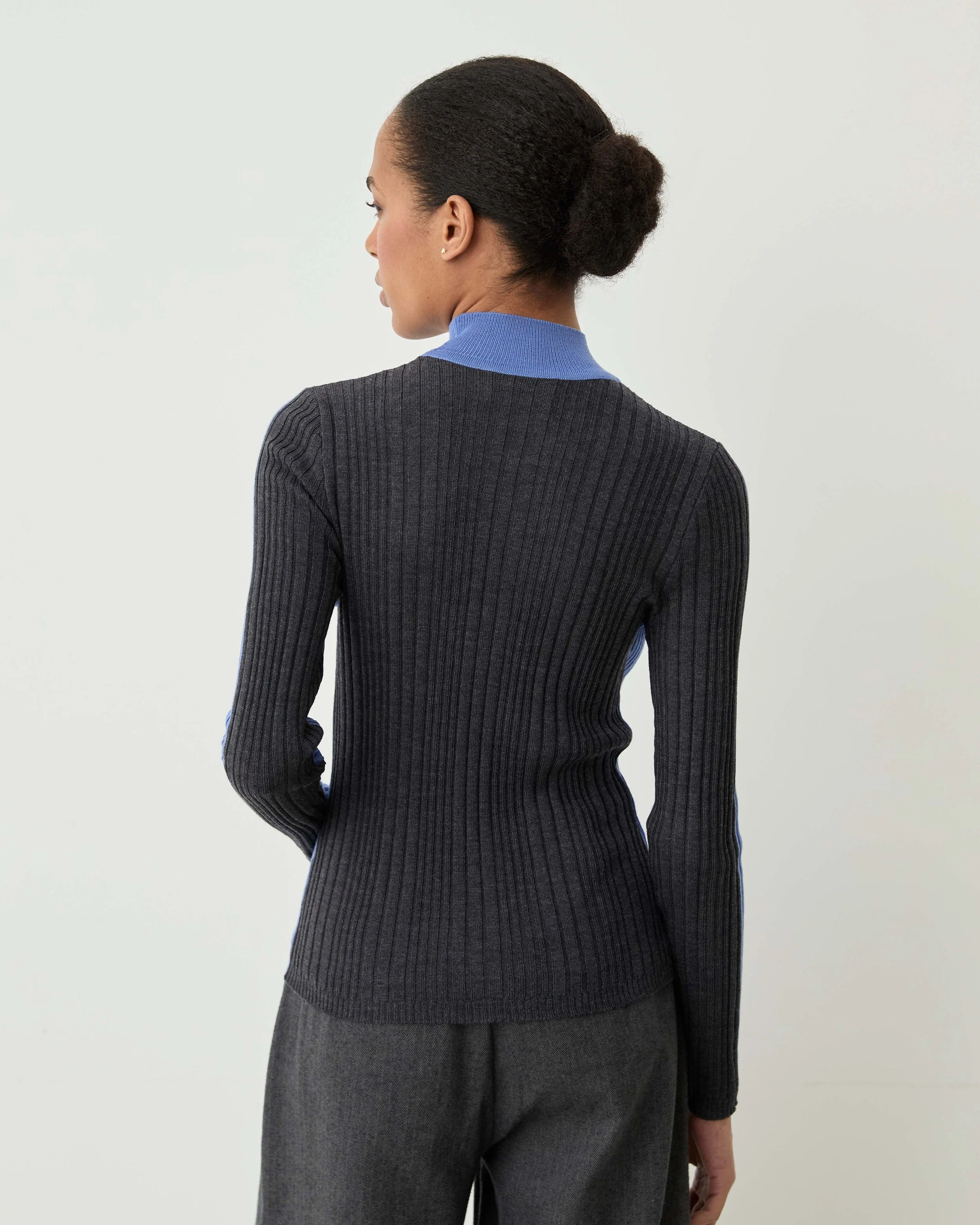 Dividibi Sweater_Blue Lavender Charcoal3.jpg