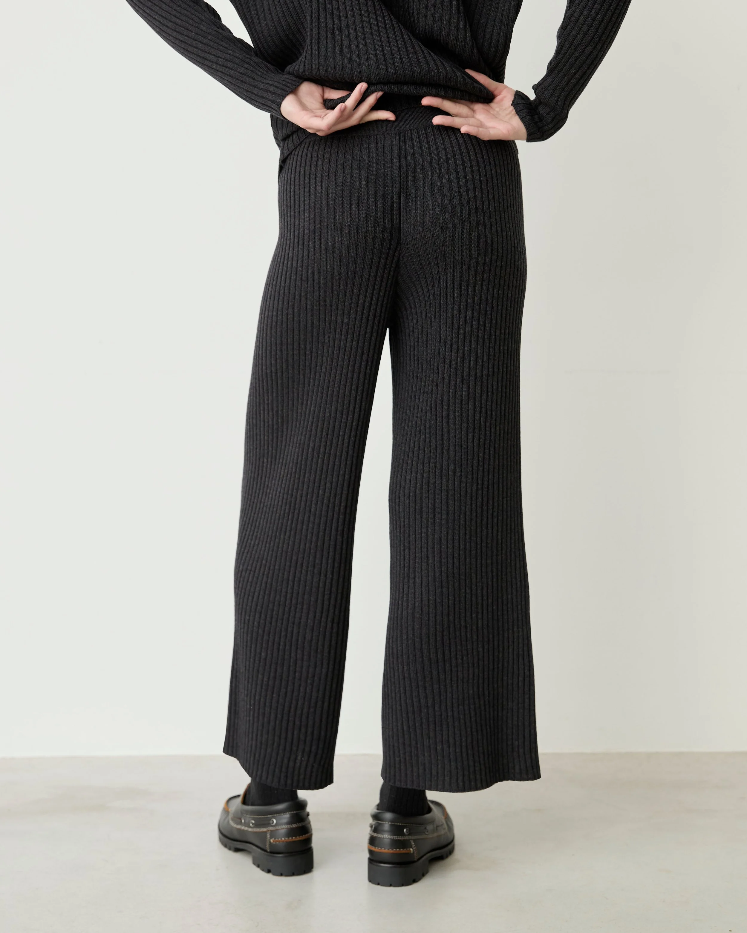 Ofelia Trousers_Charcoal3.jpg