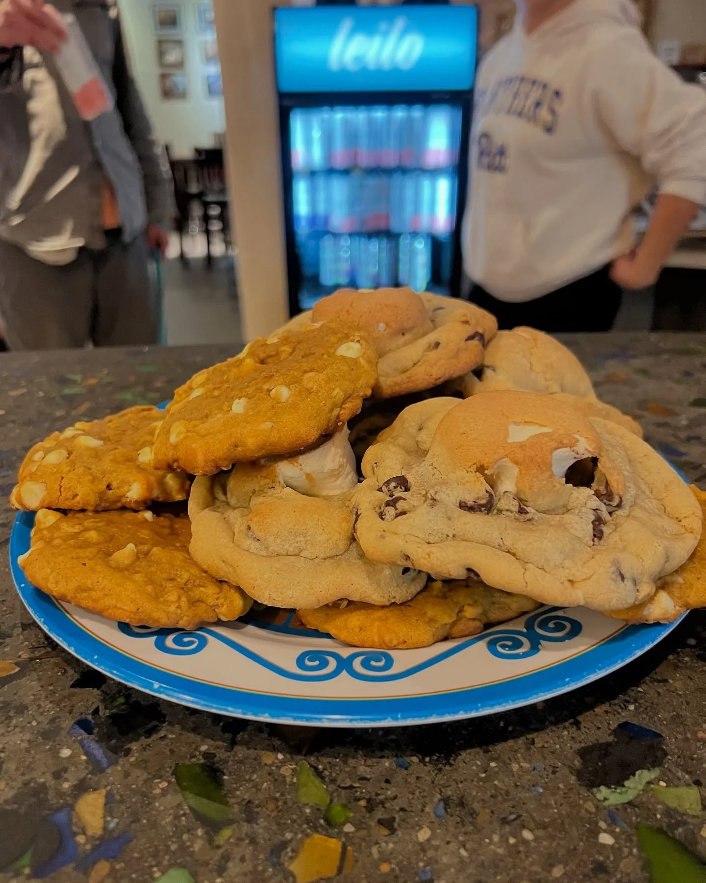 NEW Cookies by @connerscookies_pgh + some crowd favs are back!

🍪🍪🍪s are:
🔸Pumkin w/ white chocolate 
🔸S&rsquo;mores (with real marshmallow and Hershey bar inside)
🔸Cinnamontoast Crunch
🔸Stuffed Oreos (with real Oreo inside)
🔸Snickerdoodle Ch
