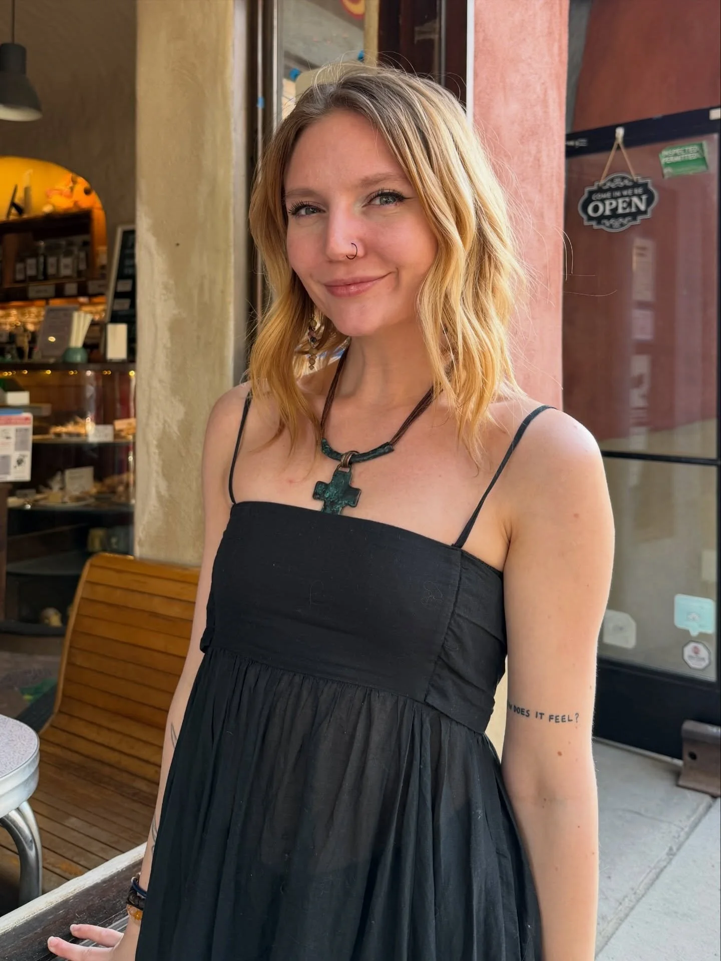 MEET OUR BARISTAS:
MADI 💿🫧🤍
@madiirust 
&mdash;&mdash;&mdash;&mdash;&mdash;&mdash;&mdash;&mdash;&mdash;&mdash;&mdash;&mdash;&mdash;&mdash;&mdash; 
Time working at Bantha: 8 months [our newest barista!👶🏼]

Fav Bantha Drink: Vanilla black chai lat