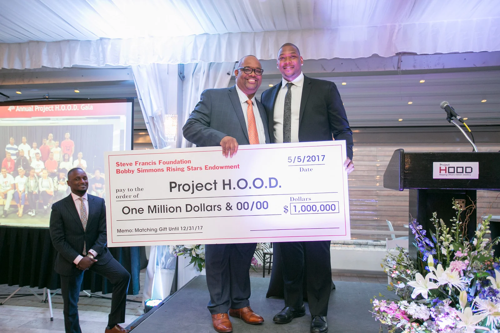 Former NBA Player Bobby Simmons presents $1million matching gift in partnership with Former NBA Player Steve Francis to Project H.O.O.D. Their organizations are the Steve Francis Foundation and the Rising Stars Endowment.