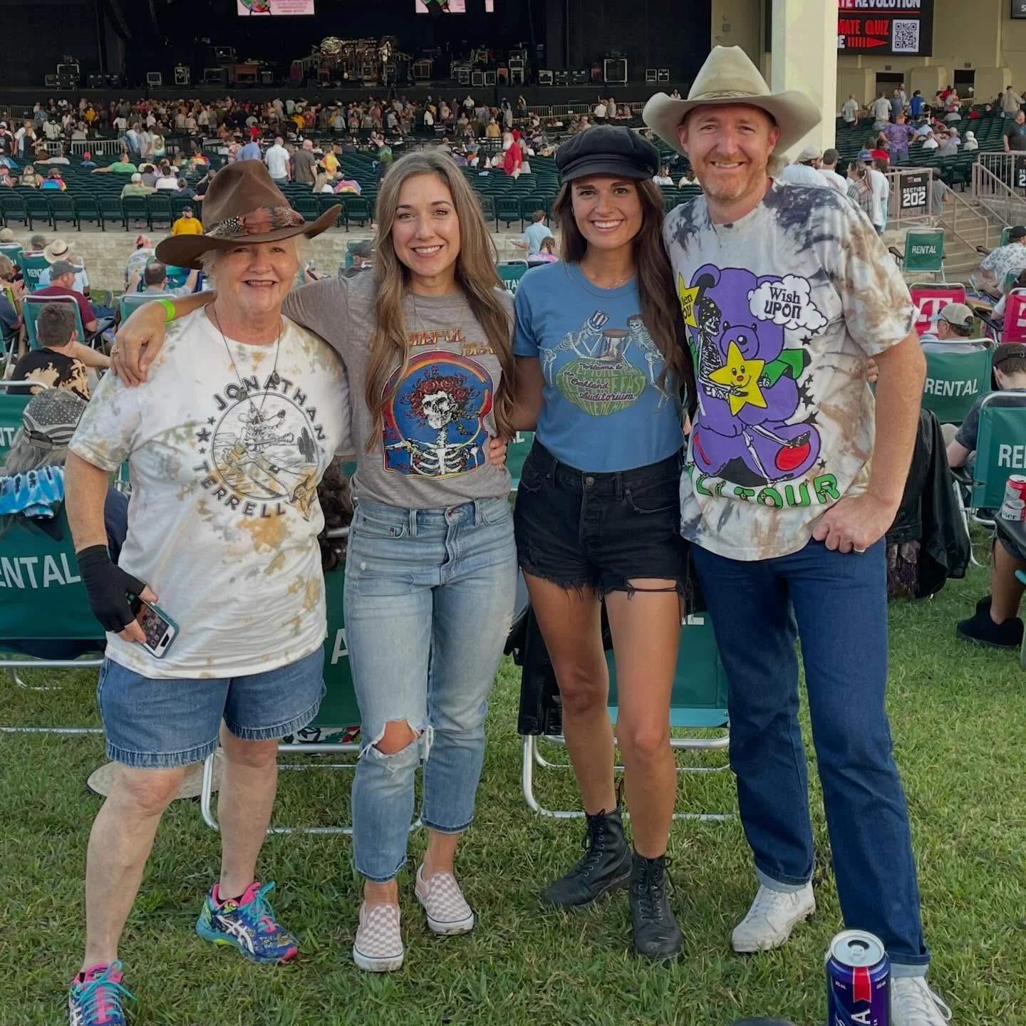 Thank you, Bobby 🌹💀🌹
All my most favorite people are Deadheads.