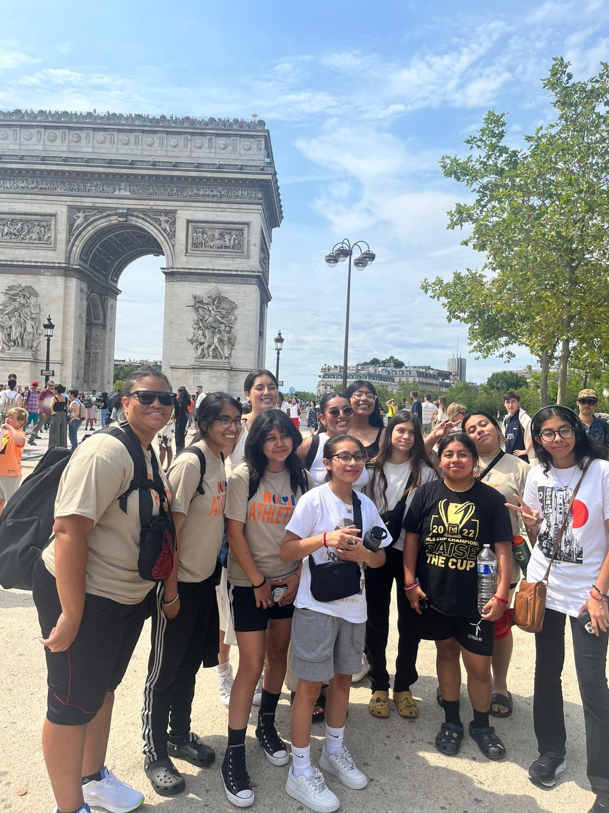 HOLA Eisner Intergenerational Music Programs Featured in the LA Times by Steve Lopez — Heart of Los Angeles