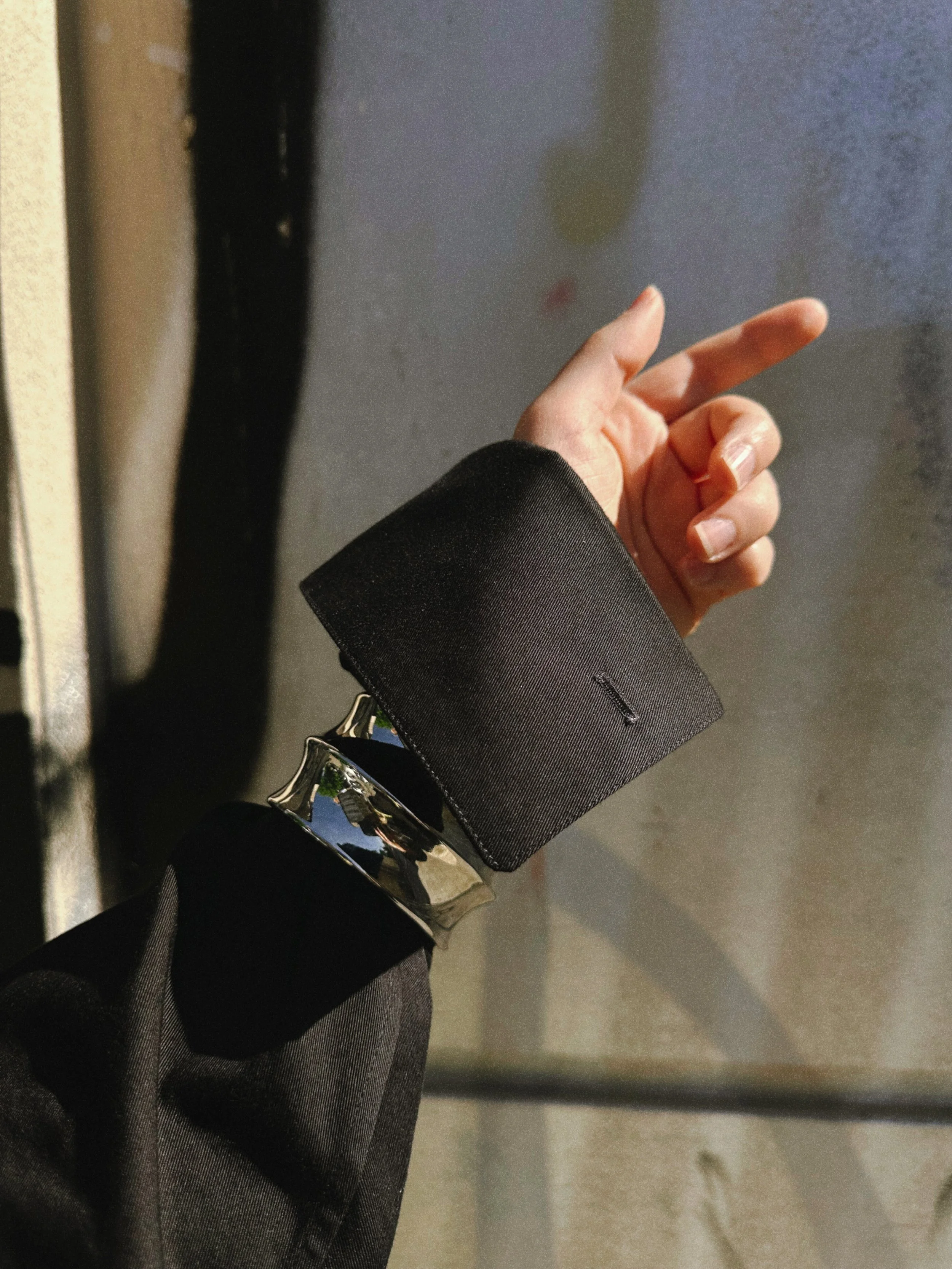 Gioia Viva The shirt black detail.JPG