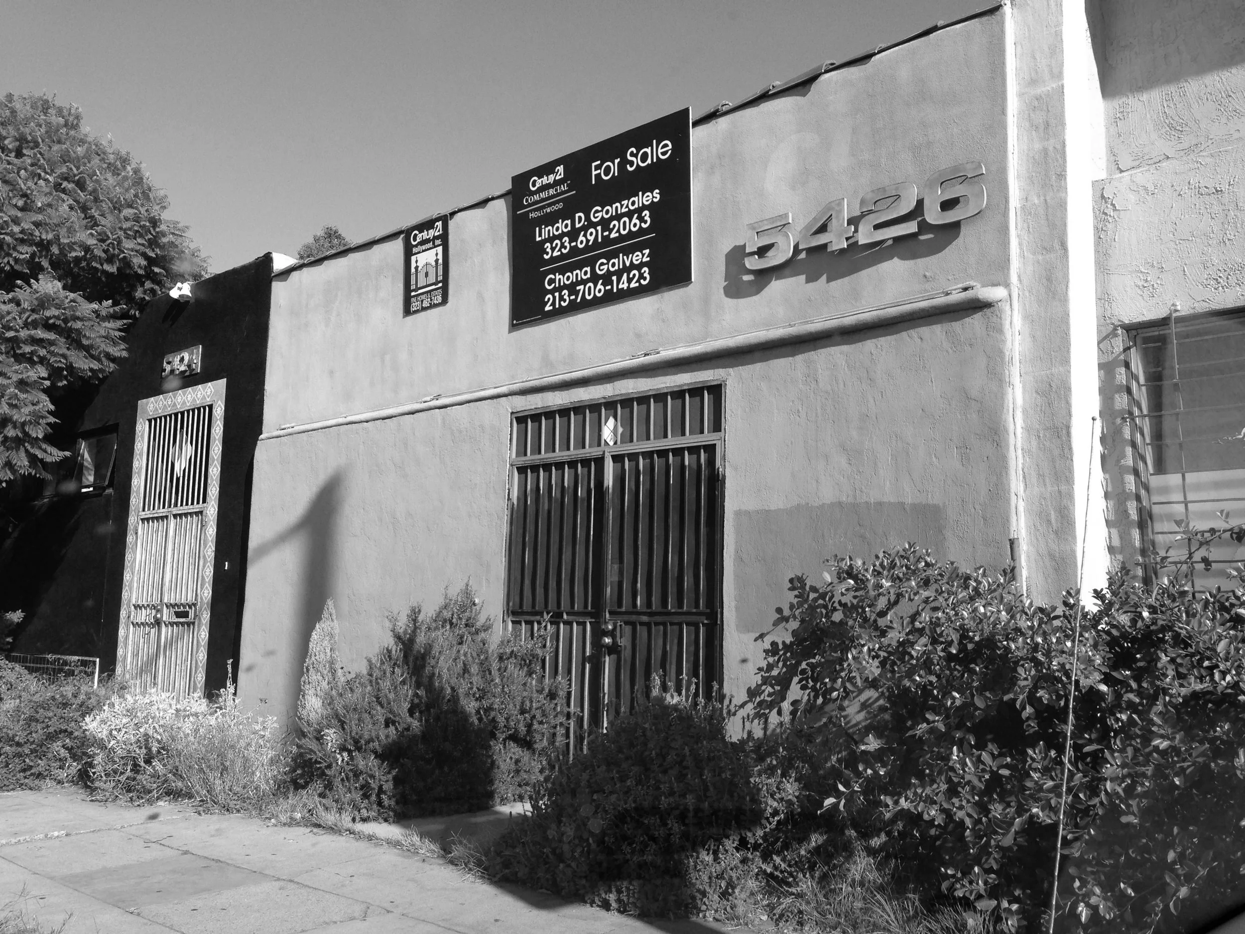 Photo of the building's façade prior to the renovation.