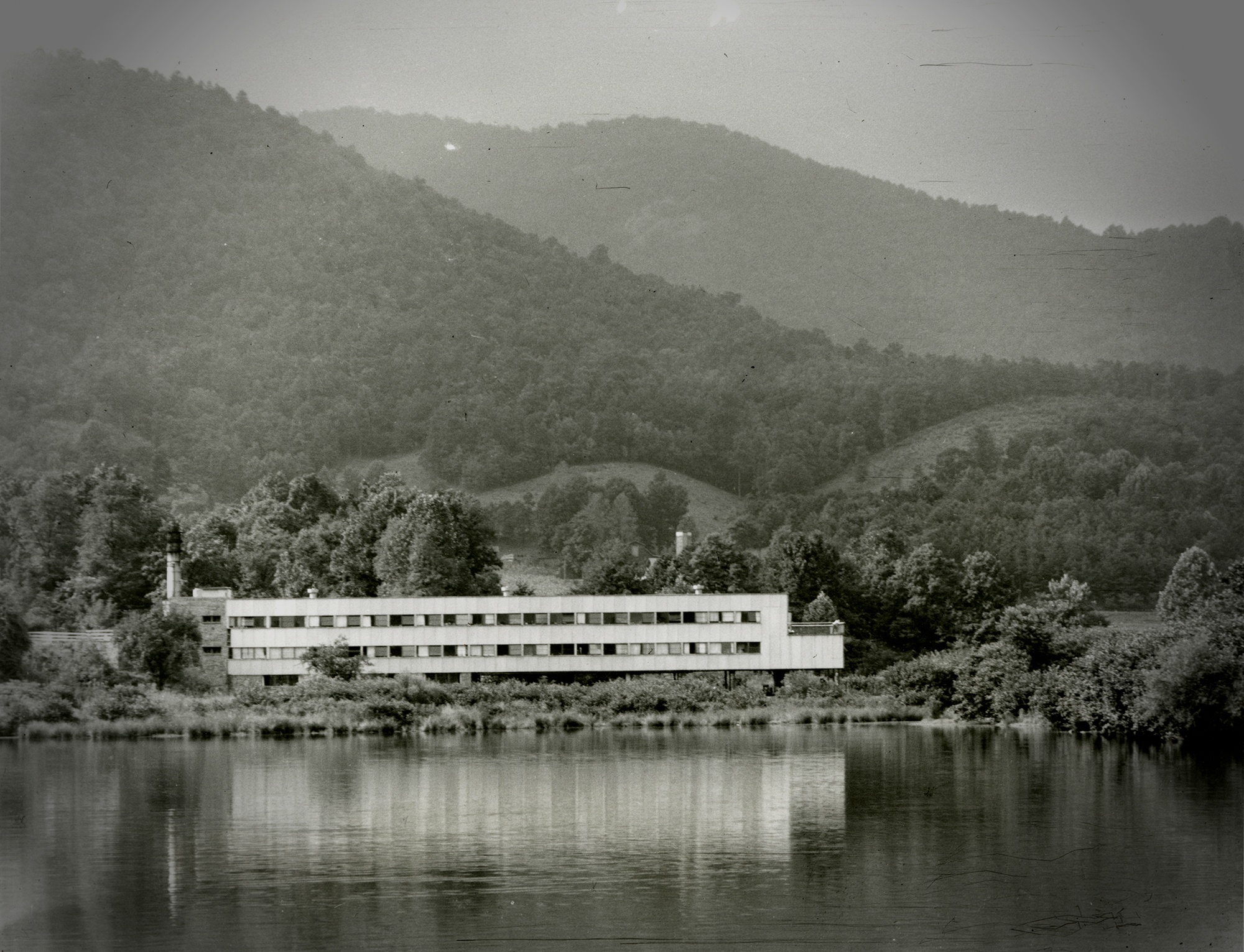 Black-Mountain-College-v2.jpg