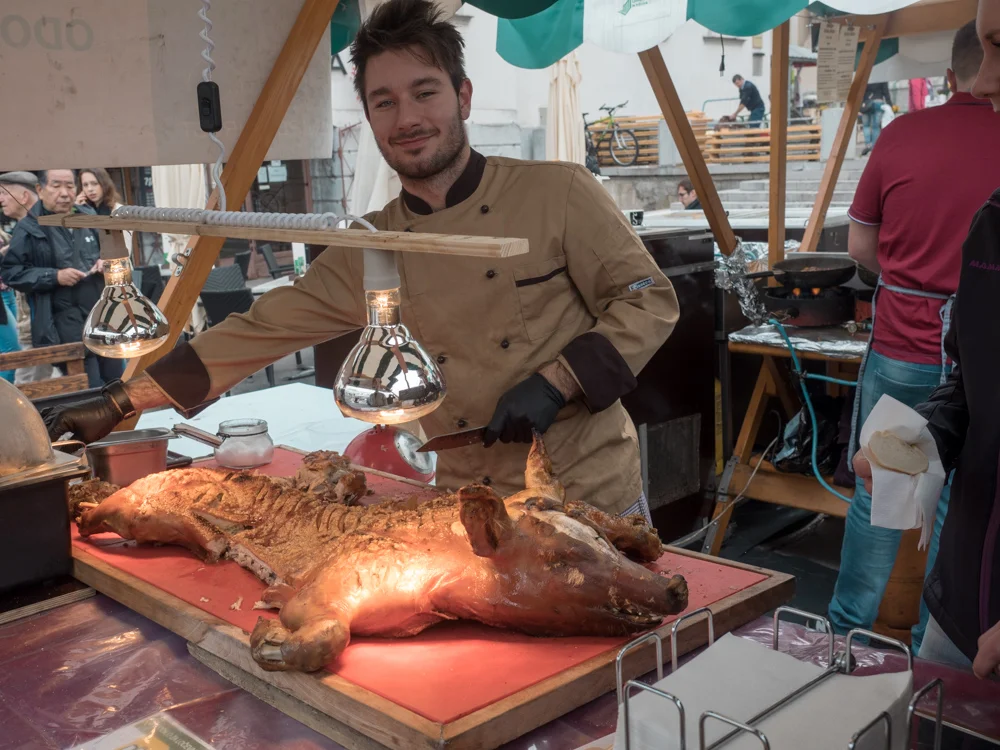 Jeden Freitag gibt's sowas wie ein Streetfood-Festival, yummy