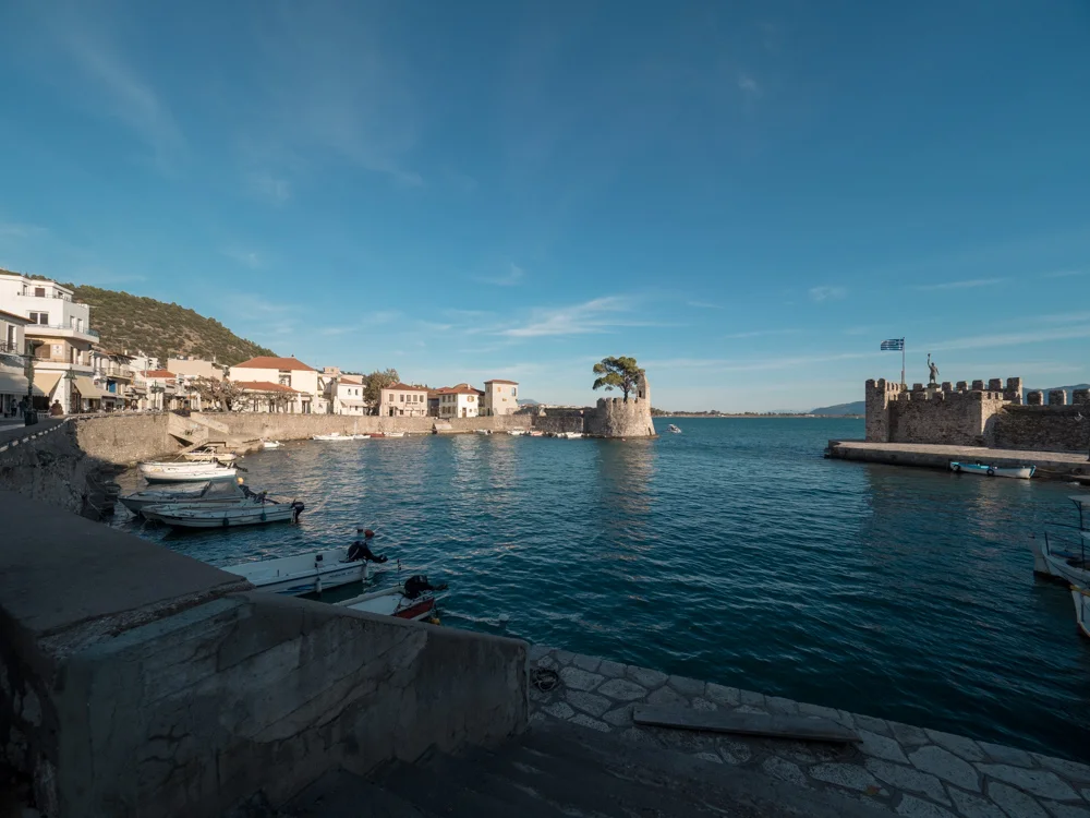 Der Hafen von Nafpaktos