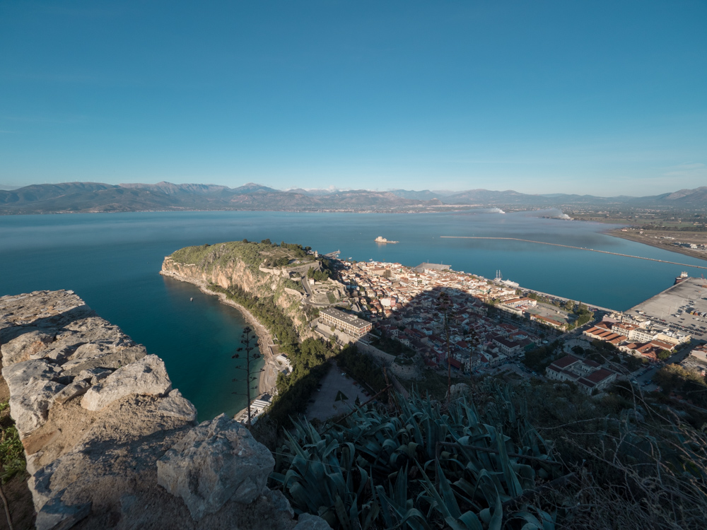 Riesiger Schatten über Nafplio