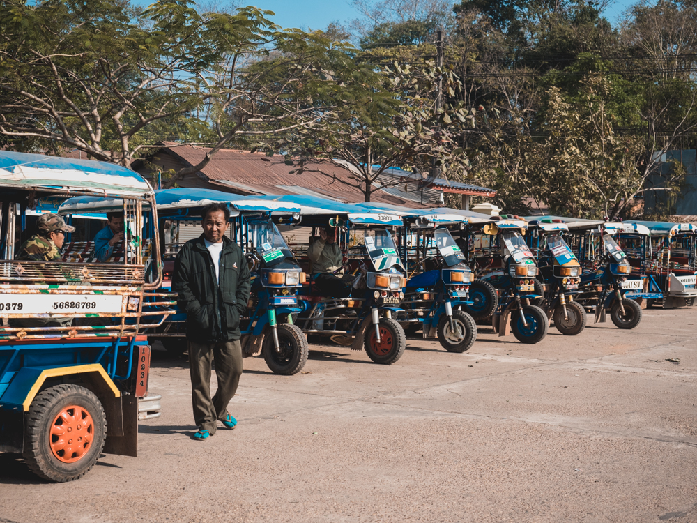 Tuktuk Park am Busbahnhof Thakhek