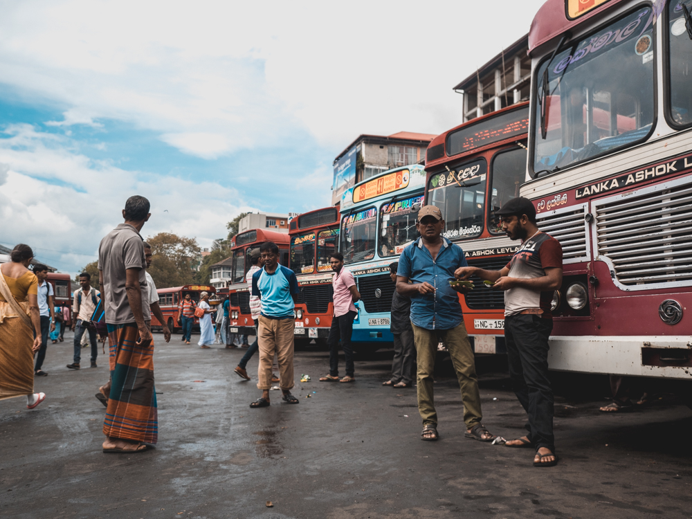 Welcher Bus fährt wohl nach Dambulla?