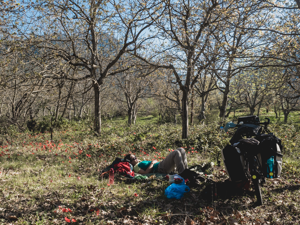 Wir finden eine nette Ecke zum Campen bei Gravia