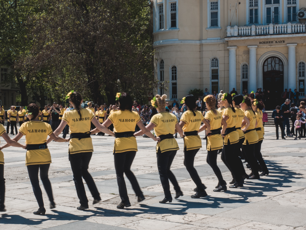 Traditioneller bulgarischer Tanz in Plovdiv