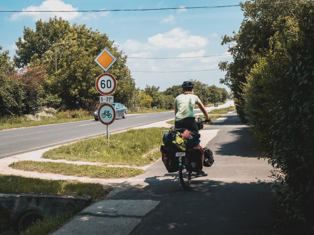 Es gibt wieder relativ gut ausgebaute Radwege