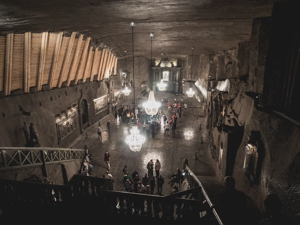 Ausflug in die Salzmine Wieliczka. Eine der Hallen dient natürlich als Kirche