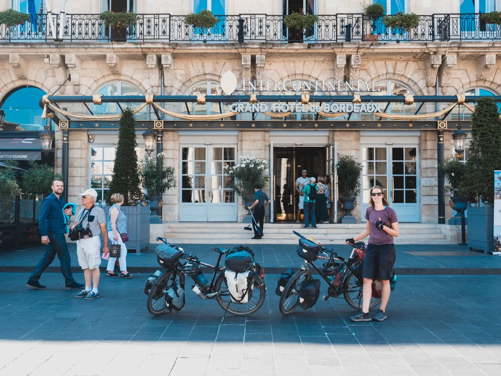 Ankunft in Bordeaux. Leider nächtigen wir nicht hier