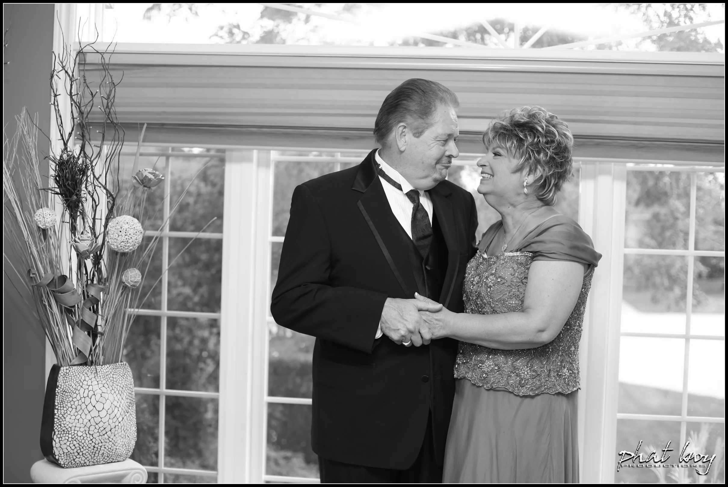 Renee & Mathew - Wedding Photos - WEB EDITS - LOGO-39.jpg