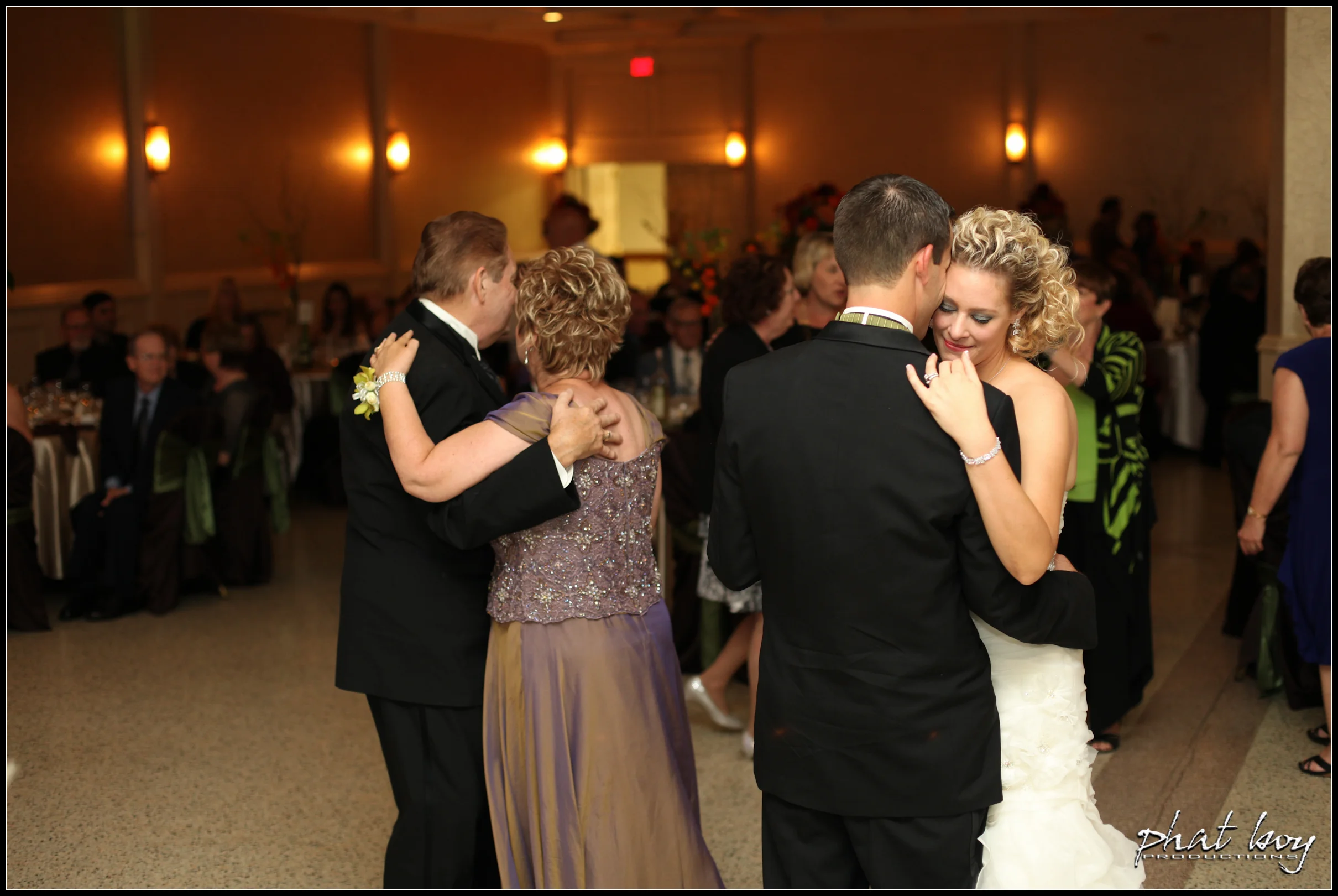 Renee & Mathew - Wedding Photos - WEB EDITS - LOGO-168.jpg