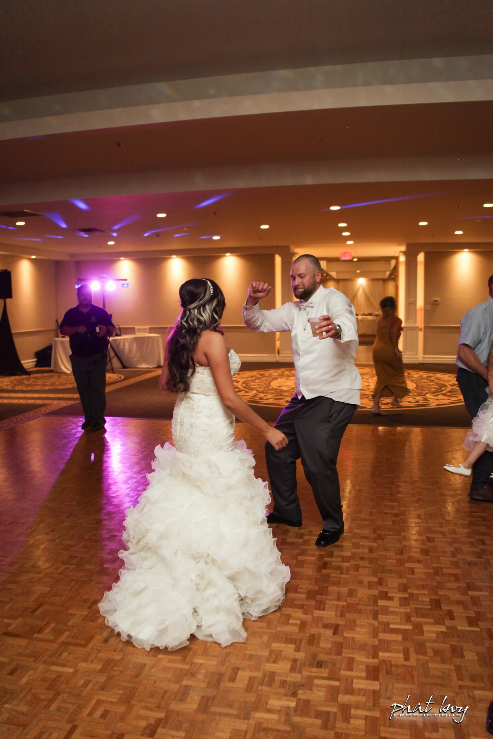 Brittany & Daryl - Wedding Photos - Favourites-131.jpg