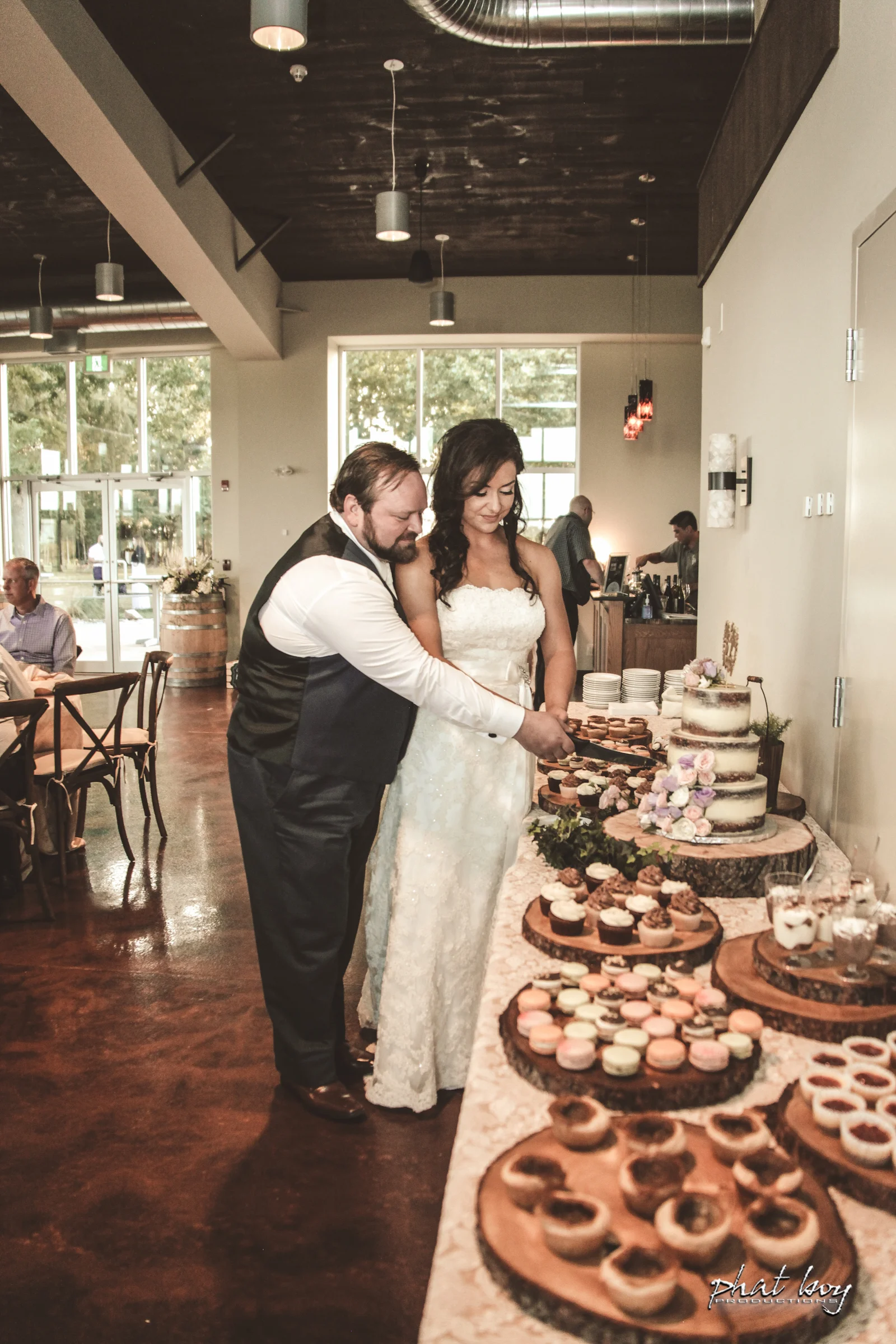 Angela & John - Wedding Photos - Favourites - WEB-174.jpg