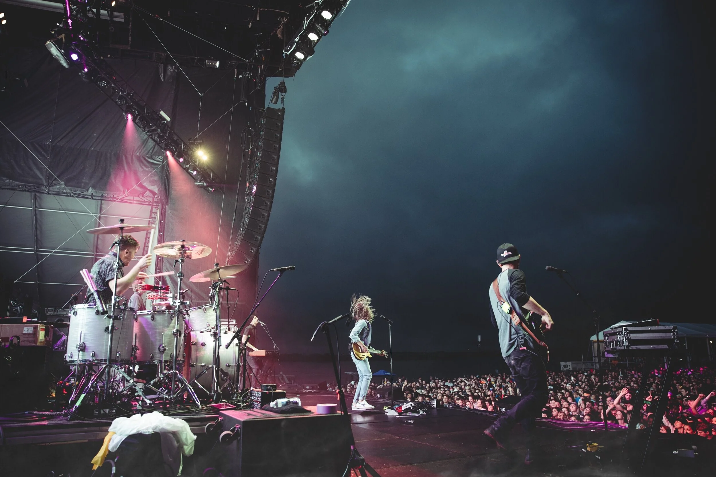 Tour Moon Taxi