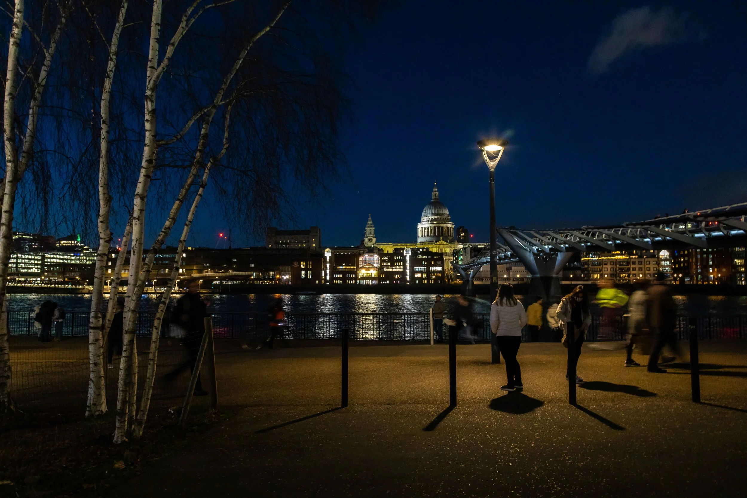 St Pauls & Millenium Bridge de noche (2022)