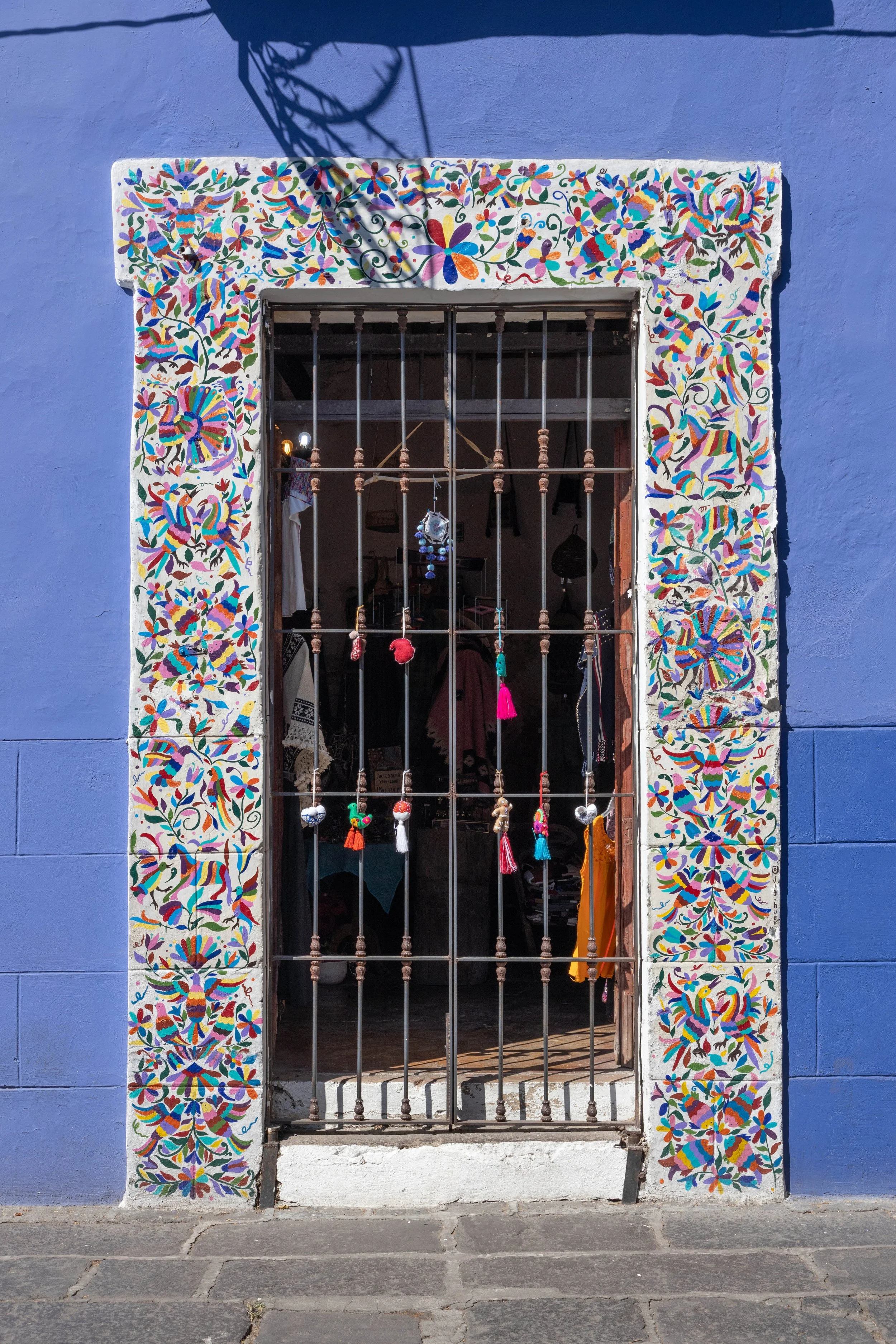 Puerta decorada (Callejón de los Sapos, Puebla) - 2026
