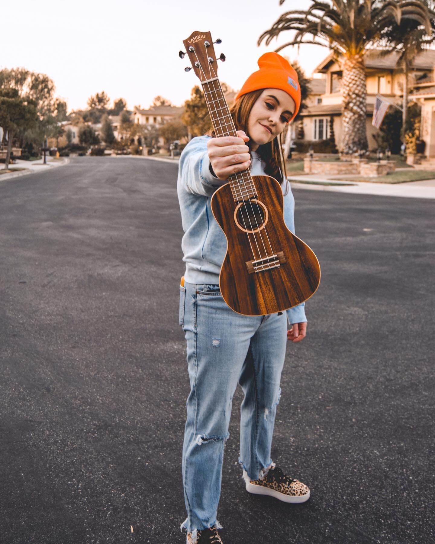 Welcome to the family, my lil #Lanikai ukulele! ✨ look at the wood grain on this thing!  I&rsquo;m SO looking forward to the tunes we&rsquo;ll make together this new year. 🧡  What are you looking forward to most this year? 🤔