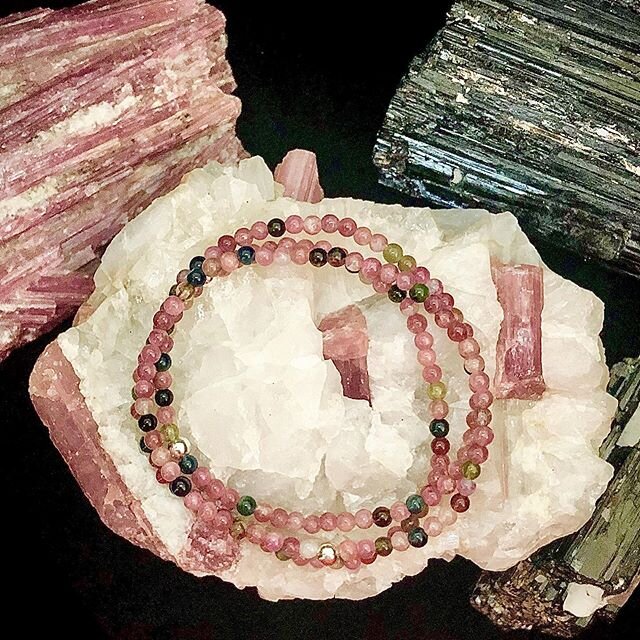 REMINDER🌑♊️We are gifting a FREE Multi Tourmaline bracelet in celebration of the Gemini New Moon 🙏🏽🖤
.
🌑♊️ For this New Moon gift, we are offering a Multi Tourmaline bracelet
in a 3mm size bead as shown in photo✨ This is gift is valued at $20. W