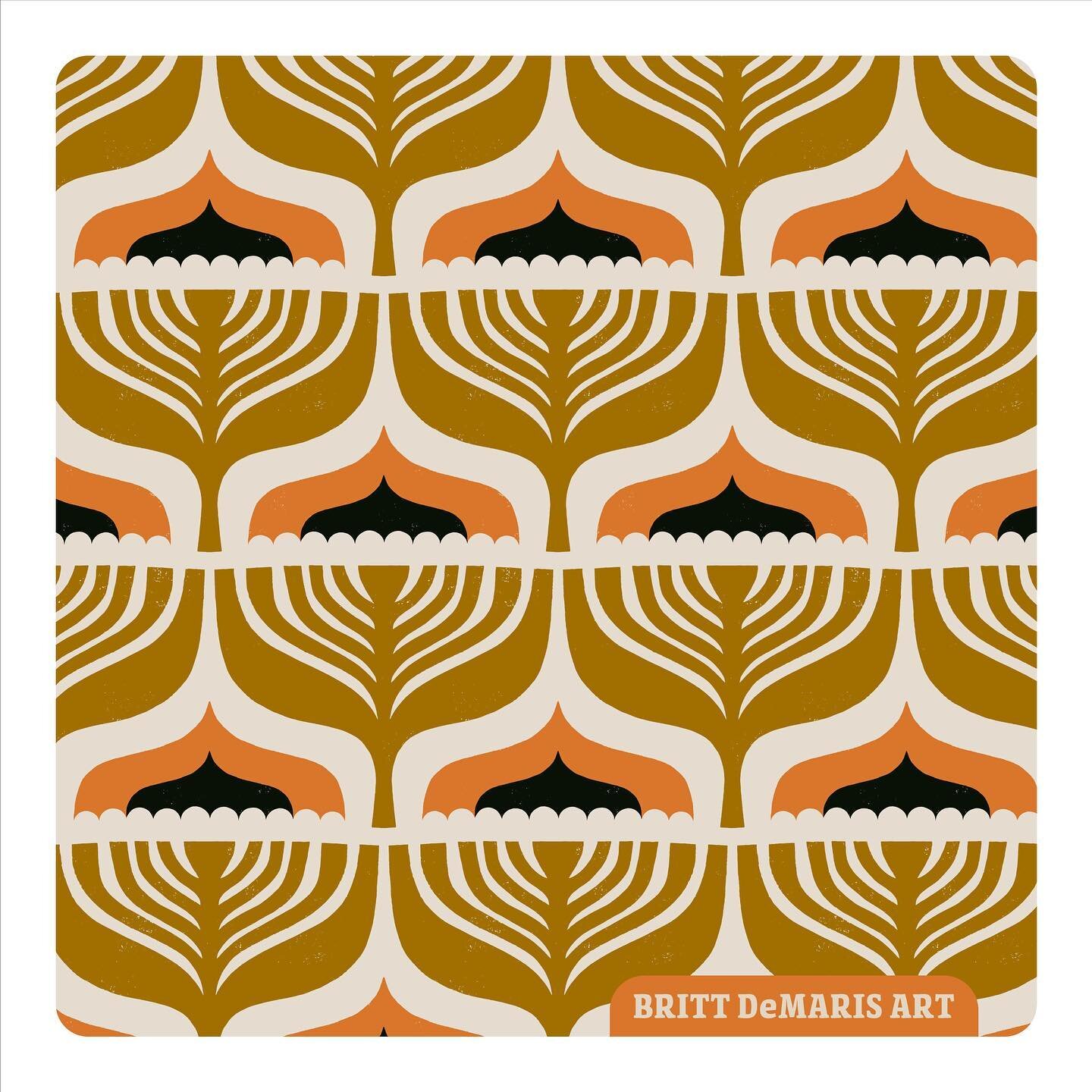 Leaf Puff Geometric in Gold ✨ more on the way! 
.
.
.
.
.
#fabricdesign #patterndesign #surfacepatterndesign #wallpaper #spoonflower #mod #retro #repeat #design #interiordesign #brittdemarisart #vintage #midcenturymodern