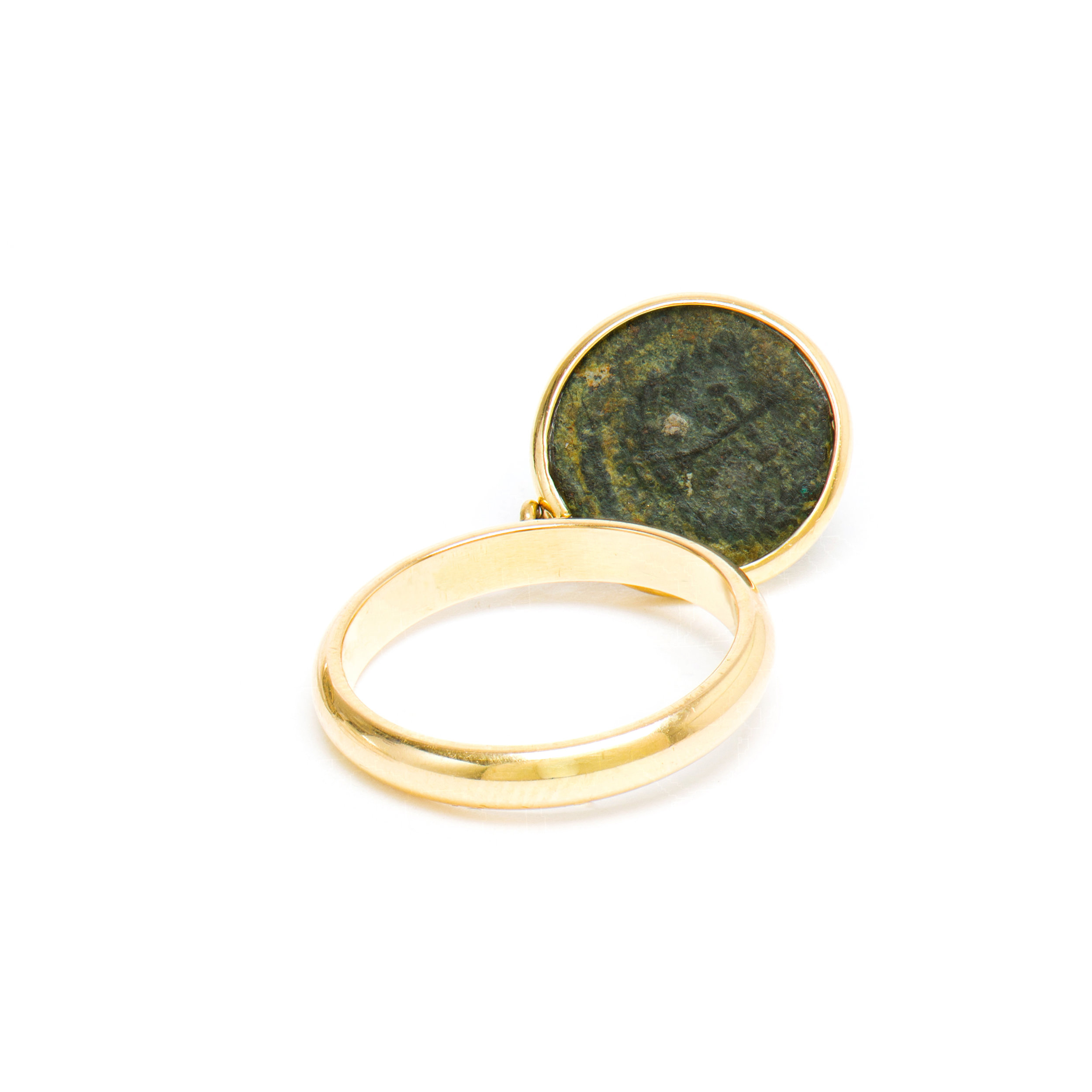 Benedetta's Armor: The Emperor Flip ring