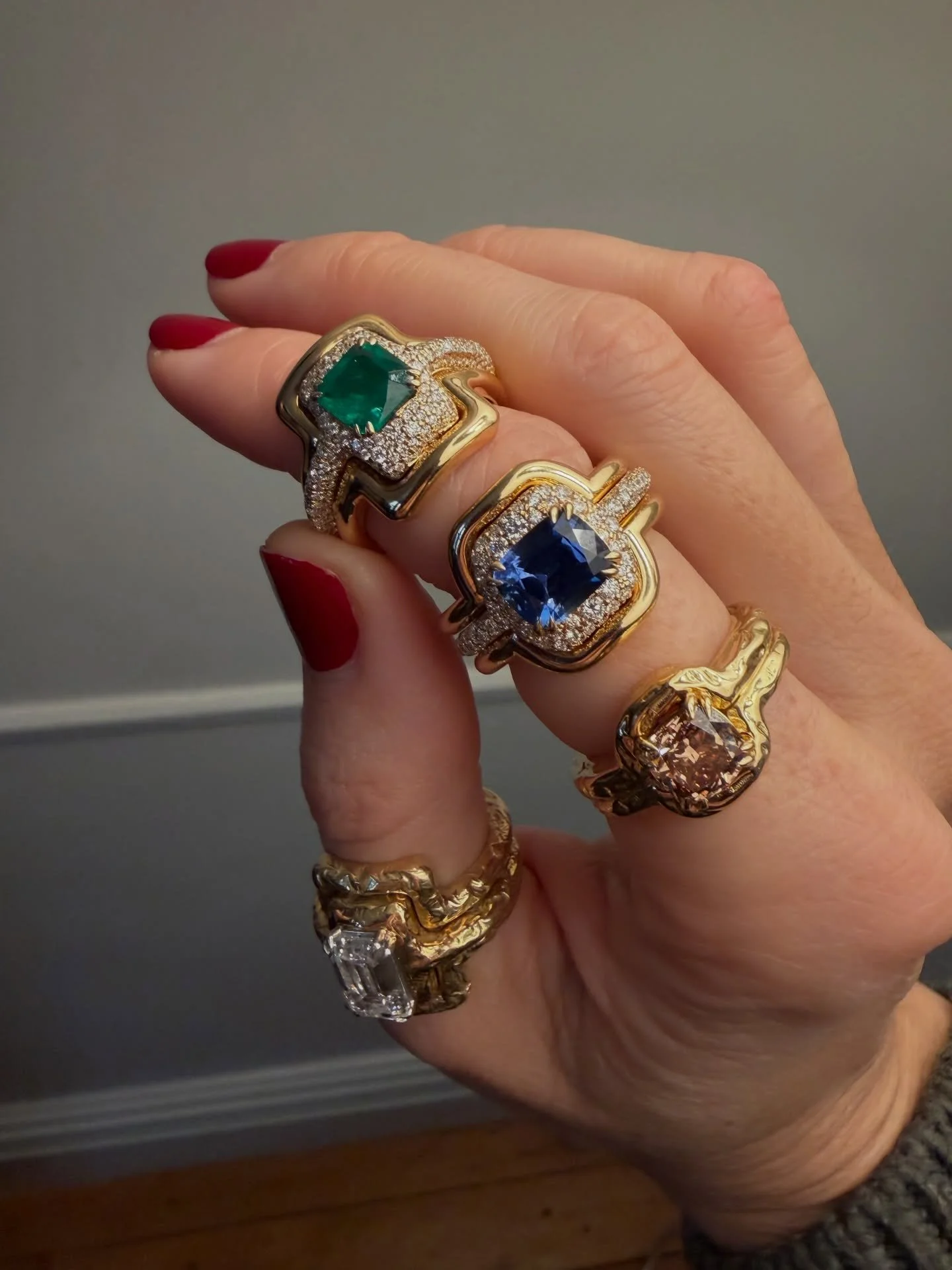 We may be in a whiteout in NYC, but I&rsquo;m dreaming in color with these AZLEE beauties.

These rings have been living rent free in my head, though to be fair, I treat AZLEE&rsquo;s website like daily reading.

I&rsquo;ve been drawn to their pieces