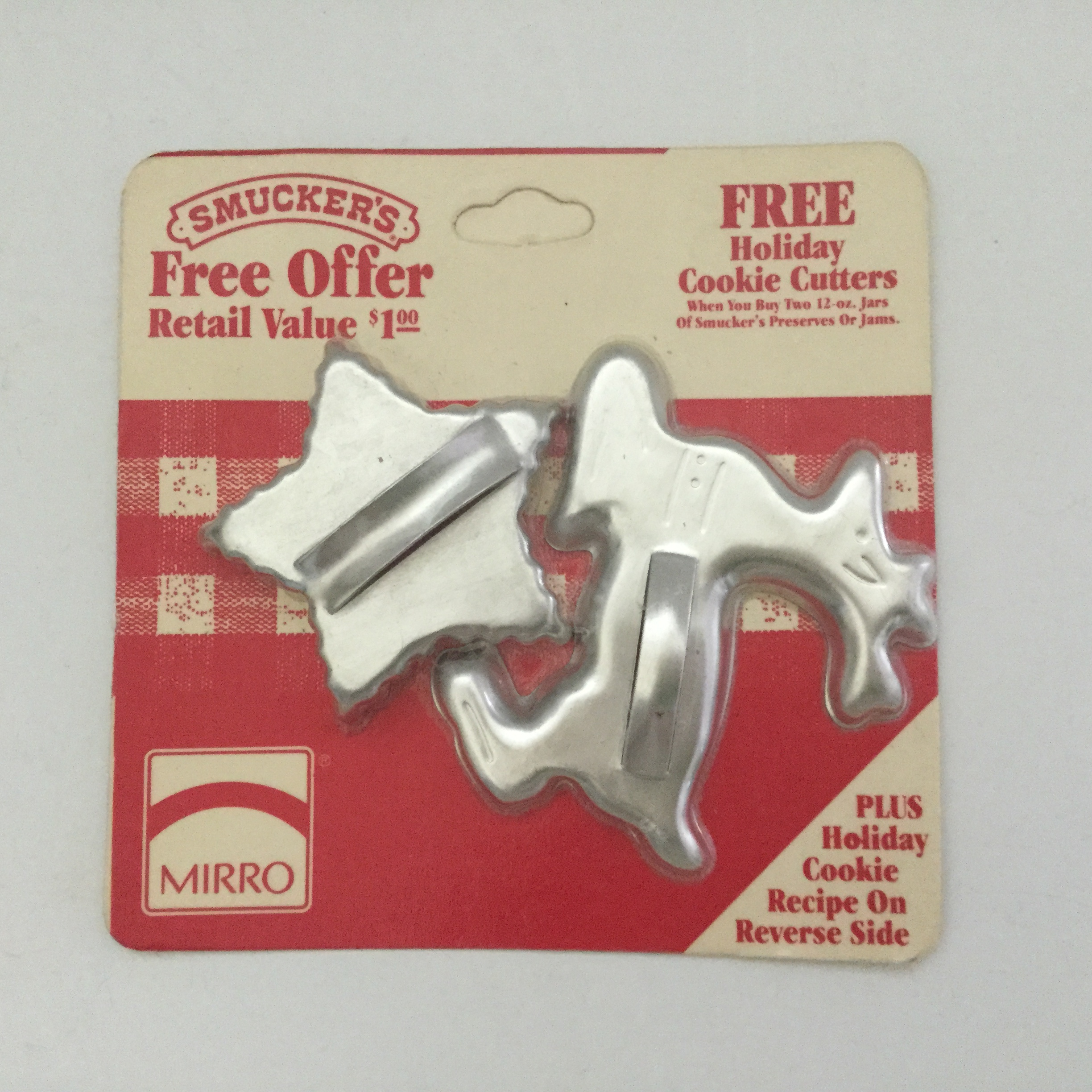 Once I found this unopened card of two Christmas cutters at the Goodwill for a quarter. 