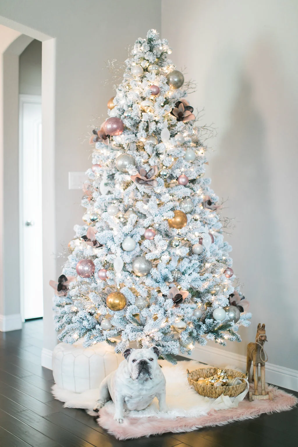 A Neutral Chic Christmas