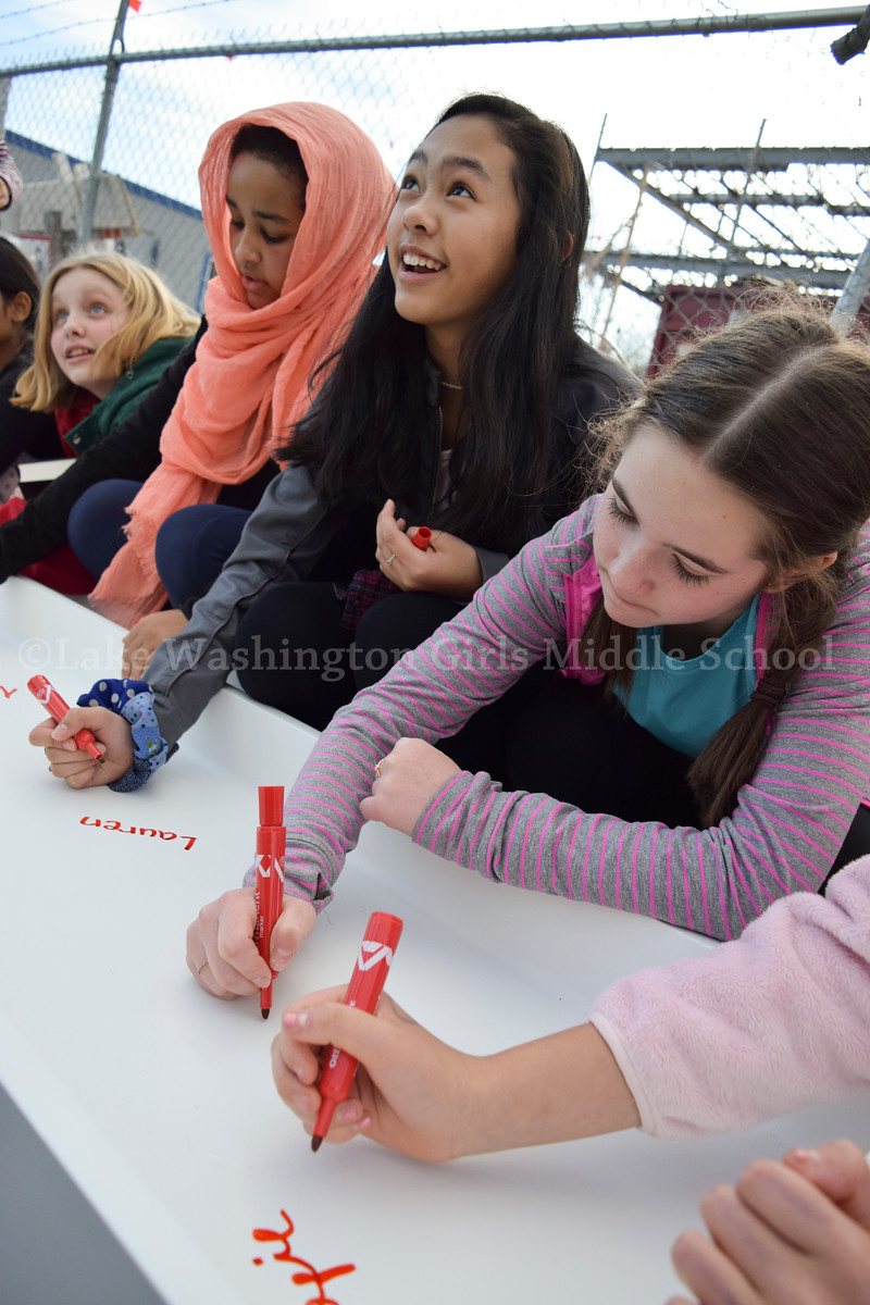 1819_Beam_Signing_05.jpg