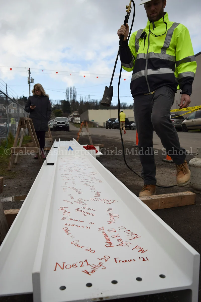 1819_Beam_Signing_26.jpg