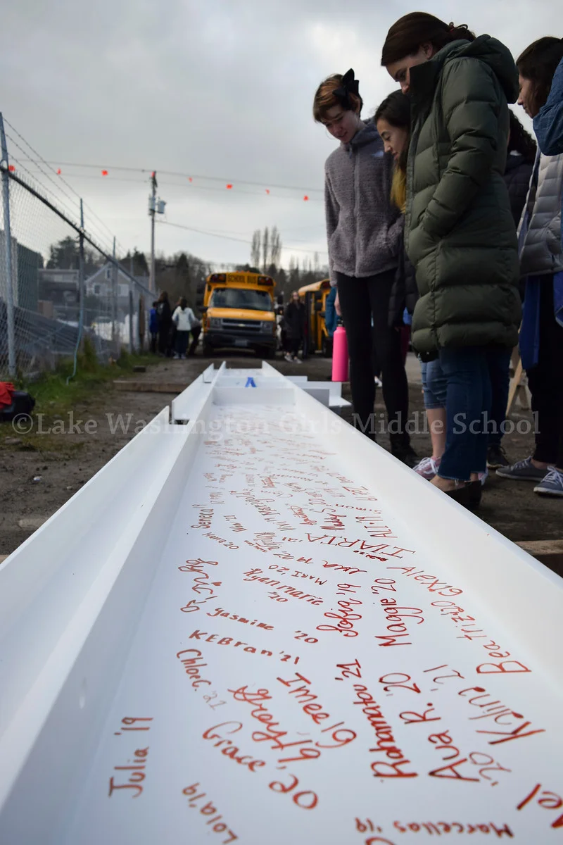 1819_Beam_Signing_48.jpg