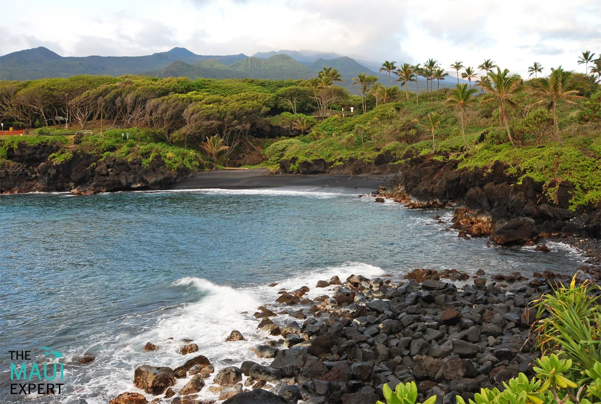 Black Sand Beach Waianapanapa Maui.jpg
