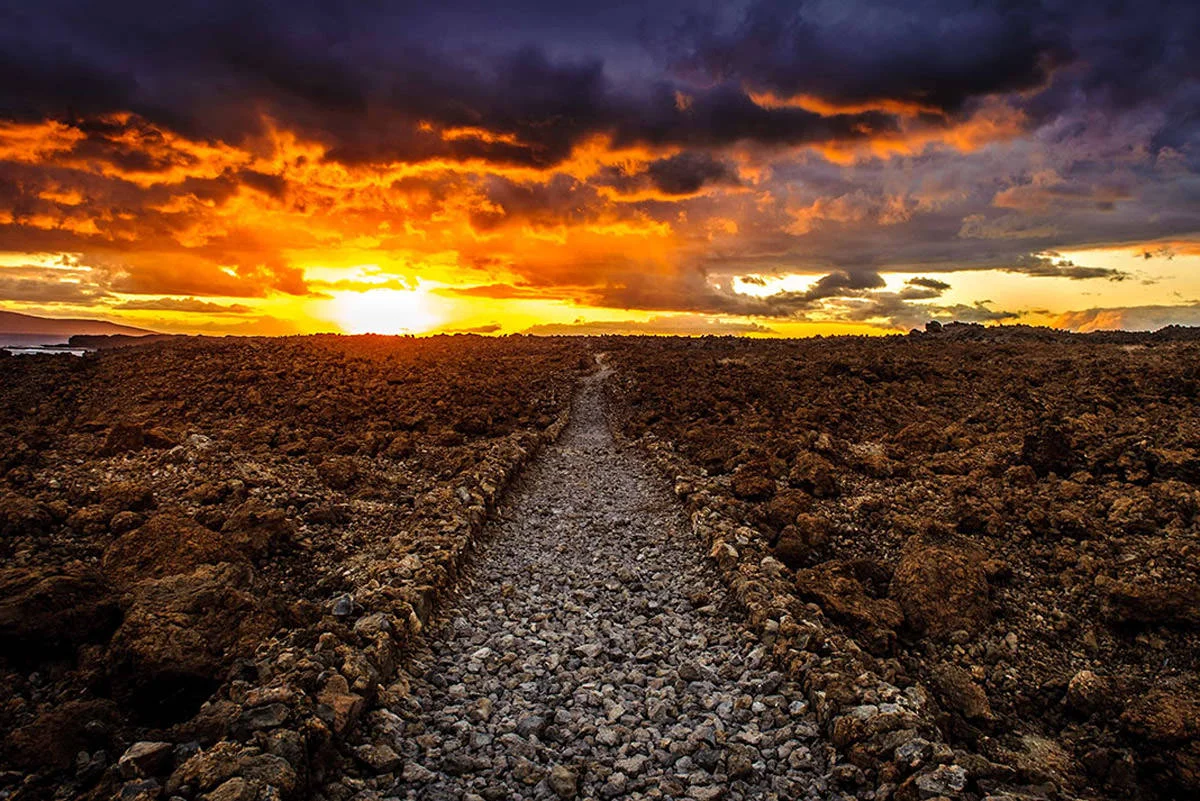 On The Kings Trail The words beat in my head like a drum: A legend in stone . . . a legend in stone . . . the King’s Trail is a legend in stone… read more