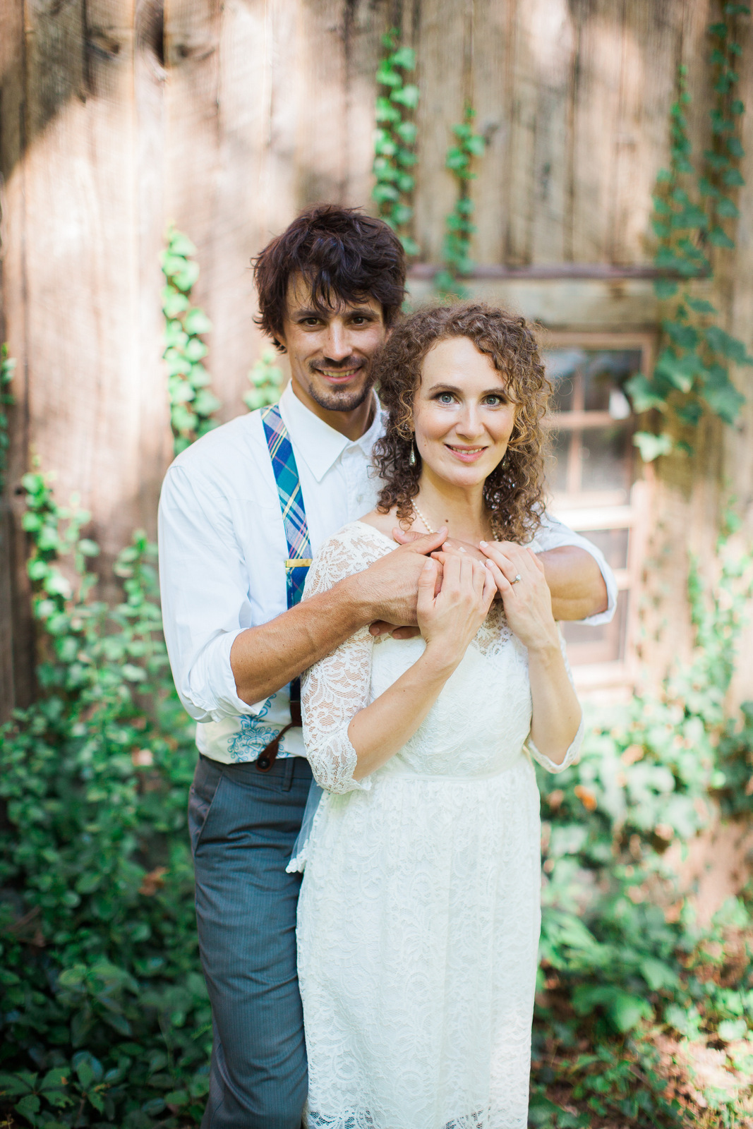 rustic berryville virginia wedding couple