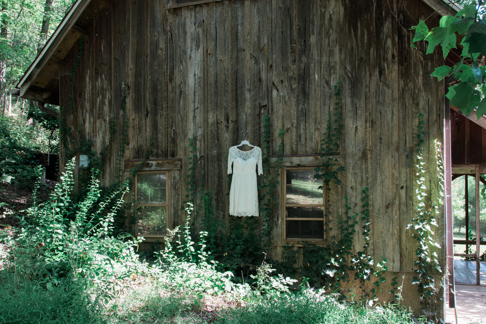 rustic berryville virginia wedding dress