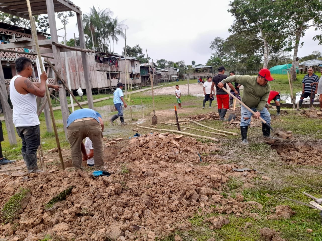 Buen Jardin - construction of water tower 2.jpg