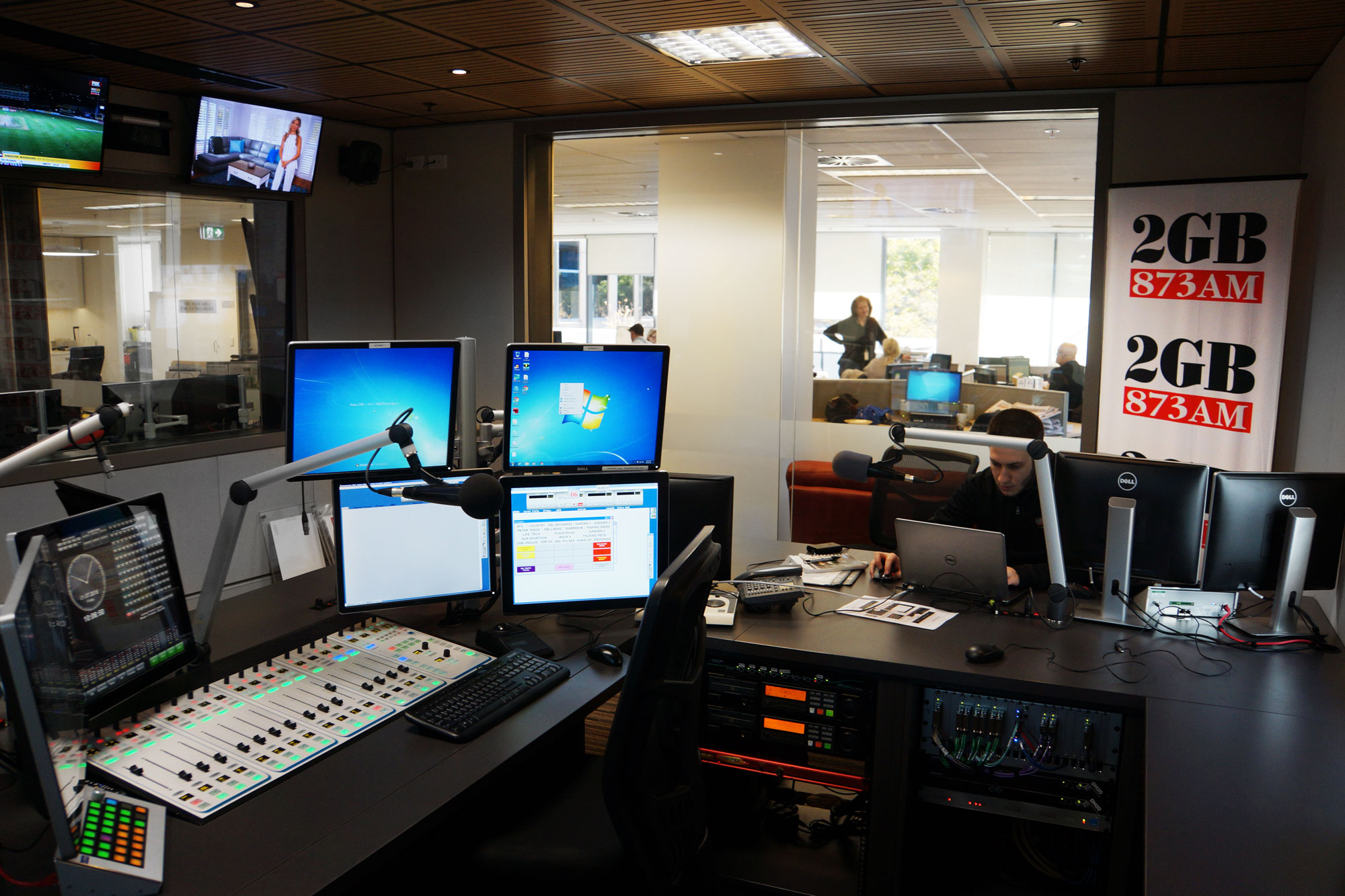 MML-Pyrmont-Studios-and-Offices-2015-(1).jpg