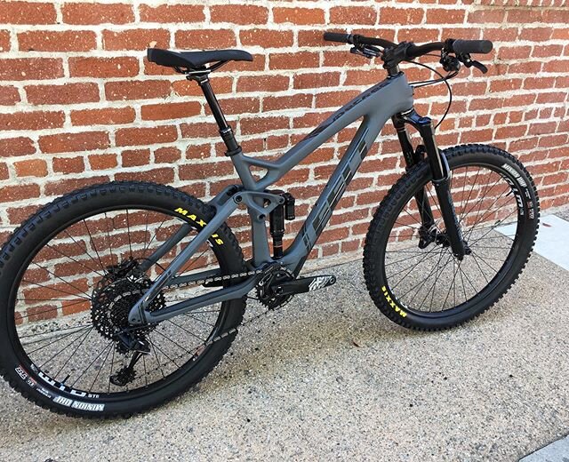 This @feltbicycles Decree 1 frame is heading out to a young man named Jackson.  Built with @srammtb GX Eagle and Rock Shox suspension, @ethirteencomponents dropper post and chain guide, WTB wheels, and a Salsa bar / stem.  Congrats J on a sick new tr