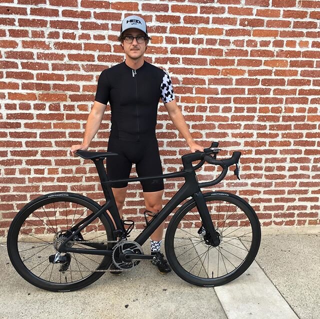 Mark with his new @parleecycles RZ7 frameset!  Built with @sramroad Red AXS eTap groupset with @quarq power meter, @hedwheels Vanquish RC4 Stealth Limited Edition wheelset, @berkcomposites Dila saddle, and @supacaz tape and carbon cages ... it&rsquo;