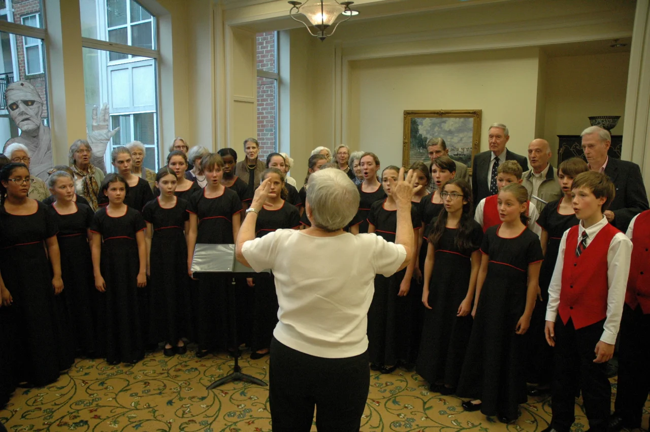 Judy Dodge conducts π·: Betsy Bates